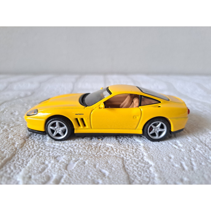 Ferrari 550 Maranello Maisto 1:43 geel - modelauto
