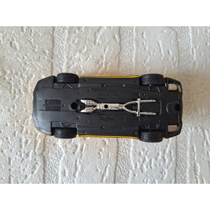 Ferrari 550 Maranello Maisto 1:43 geel - modelauto