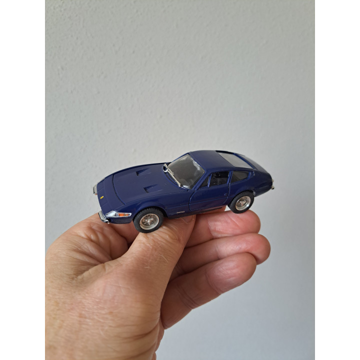 Ferrari 365 GTB 4 Daytona Coupe 1:43 Top model collection