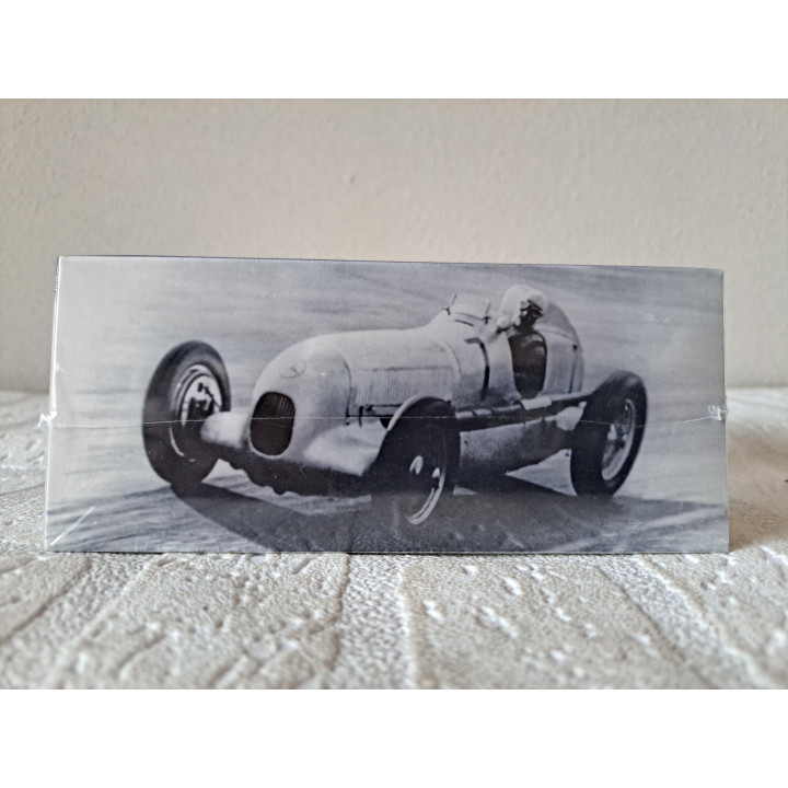 Mercedes Benz W196 1954 Fangio 1:43 Atlas 7110001 - modelauto Mercedes Benz W196 1954 Fangio 1:43 Atlas 7110001 - modelauto