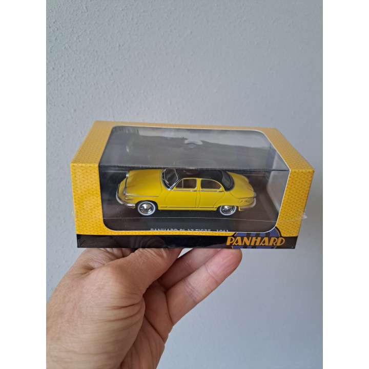 Atlas 2250401 Panhard PL 17 Tigre (1961) - 1:43