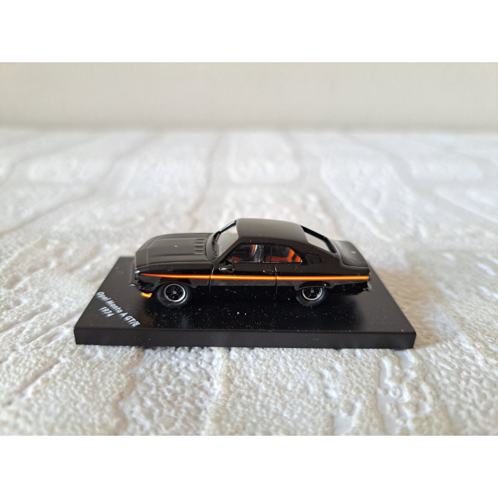 Opel Manta A GT/E 1974 1:87 Atlas, metaal - modelauto Opel Manta A GT/E 1974 1:87 Atlas, metaal - modelauto