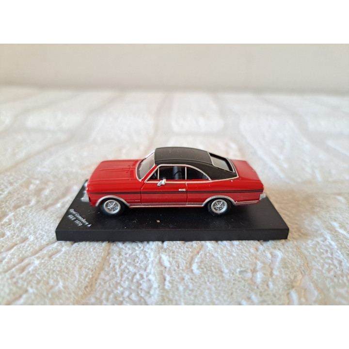 Opel Commodore A GS/E 1970 1:87 Atlas, metaal - modelauto Opel Commodore A GS/E 1970 1:87 Atlas, metaal - modelauto