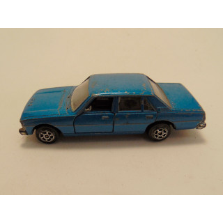 Peugeot 604 blauw 9x3.5x2.5