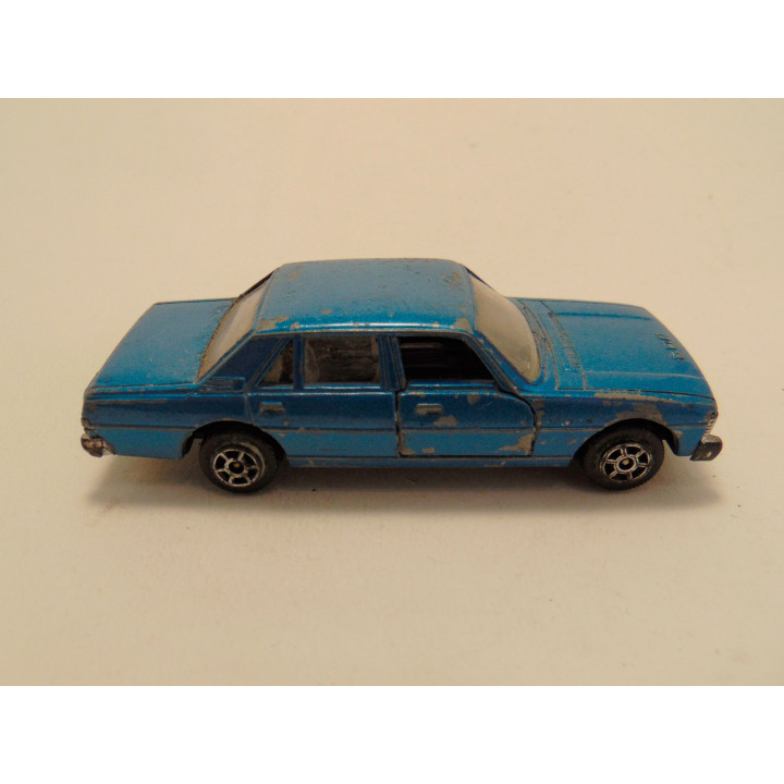 Peugeot 604 blauw