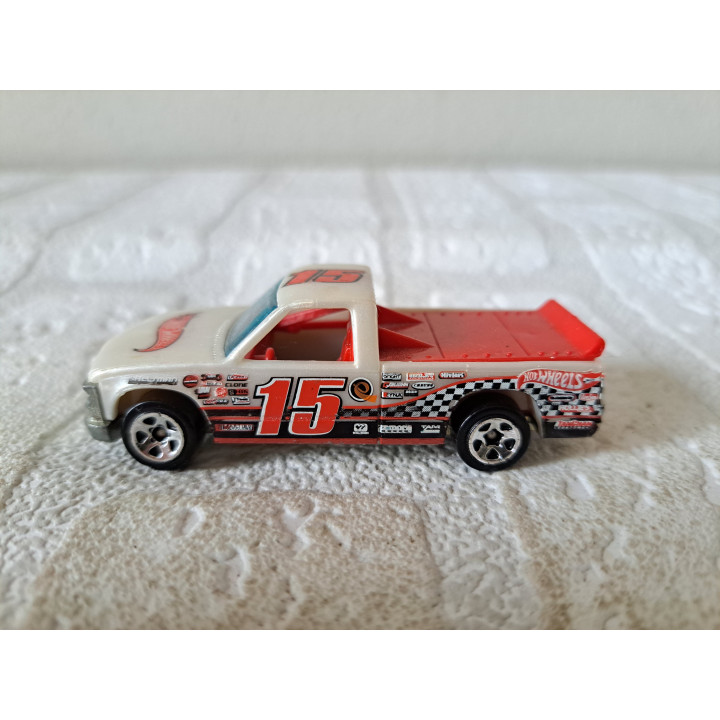 Chevrolet Chevy 1500 1996 Hot wheels 2011-078 (2) - Verzamelmodelauto Chevrolet Chevy 1500 1996 Hot wheels 2011-078 (2) - Verzamelmodelauto