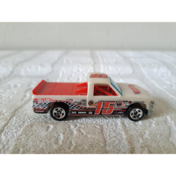 Chevrolet Chevy 1500 1996 Hot wheels 2011-078 (2) - Verzamelmodelauto Chevrolet Chevy 1500 1996 Hot wheels 2011-078 (2) - Verzamelmodelauto
