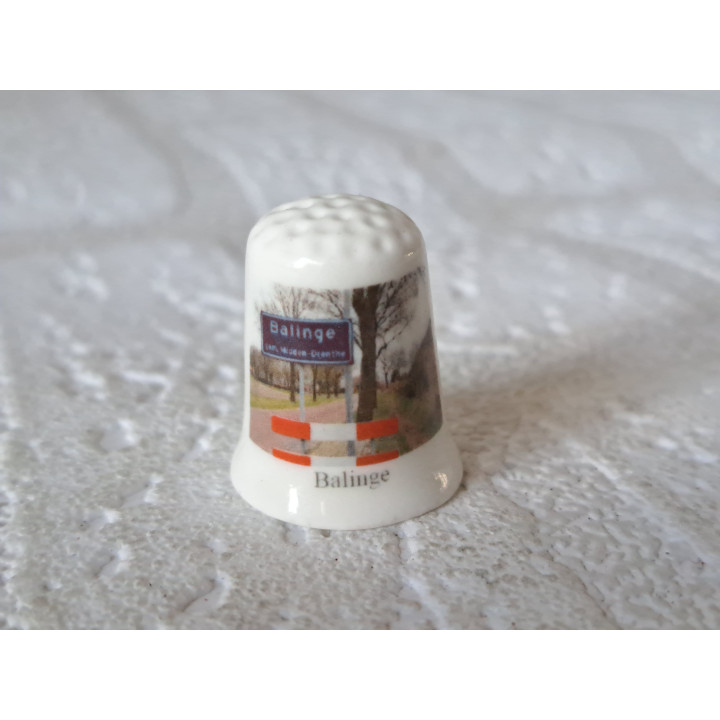 Naambord Balinge in de gemeente Midden-Drenthe vingerhoedje Naambord Balinge in de gemeente Midden-Drenthe vingerhoedje