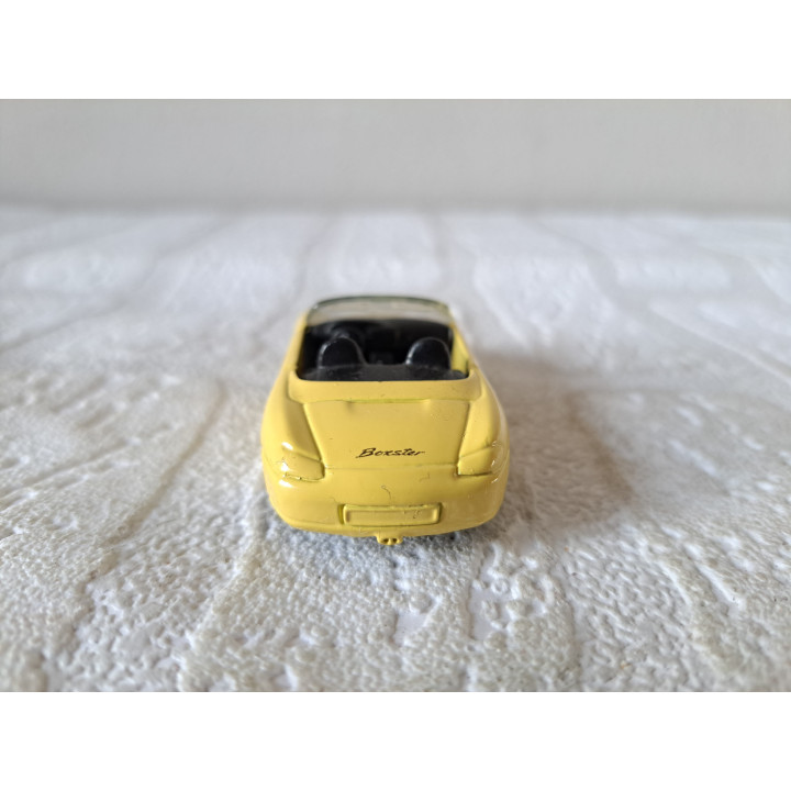 Porsche Boxster 1:64 Maisto geel - modelauto
