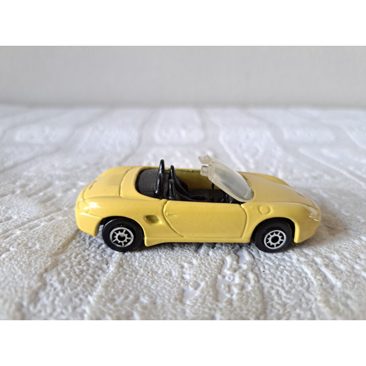 Porsche Boxster 1:64 Maisto geel - modelauto