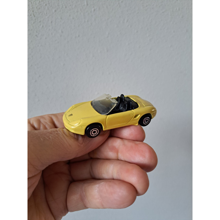 Porsche Boxster 1:64 Maisto geel