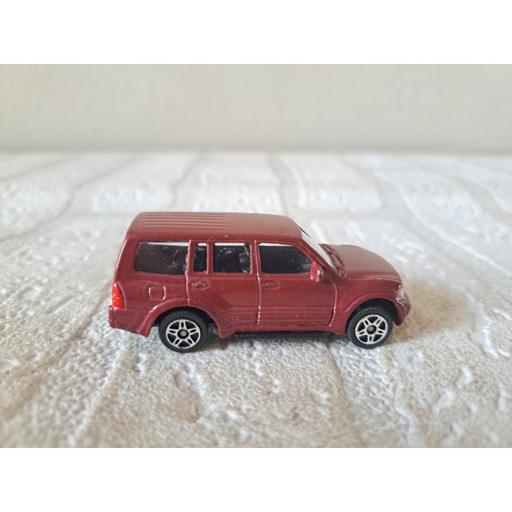 Mitsubishi Pajero 2000 1:72 JoyCity, metaal - modelauto Mitsubishi Pajero 2000 1:72 JoyCity, metaal - modelauto