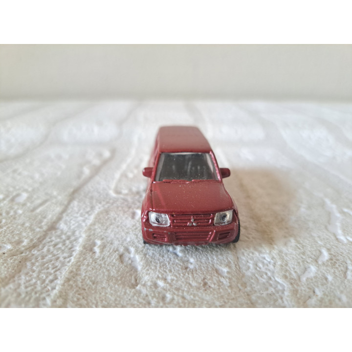 Mitsubishi Pajero 2000 1:72 JoyCity, metaal - modelauto Mitsubishi Pajero 2000 1:72 JoyCity, metaal - modelauto