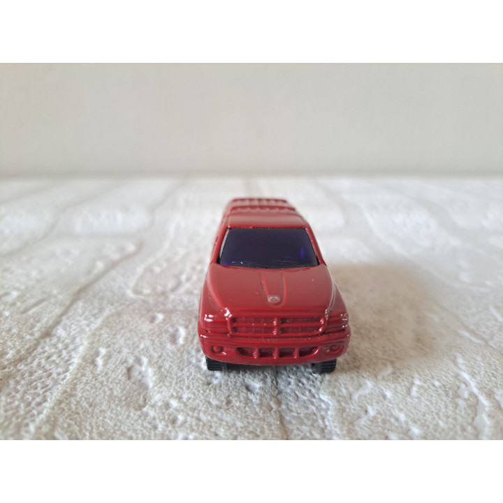 Chrysler Durango 1:64 Maisto, metaal - modelauto Chrysler Durango 1:64 Maisto, metaal - modelauto