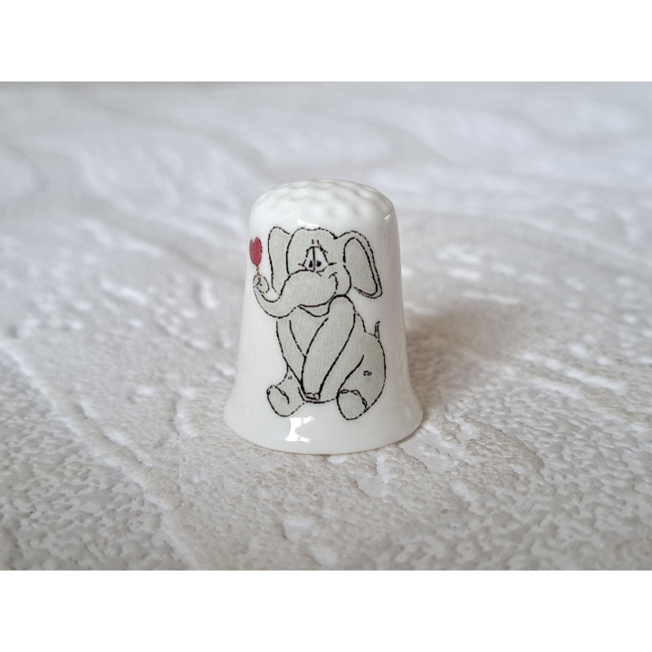 Verliefde olifant tekening vingerhoedje  - Verzamelobject