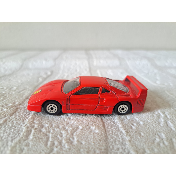 Ferrari F40 1:64 Maisto, metaal - modelauto Ferrari F40 1:64 Maisto, metaal - modelauto