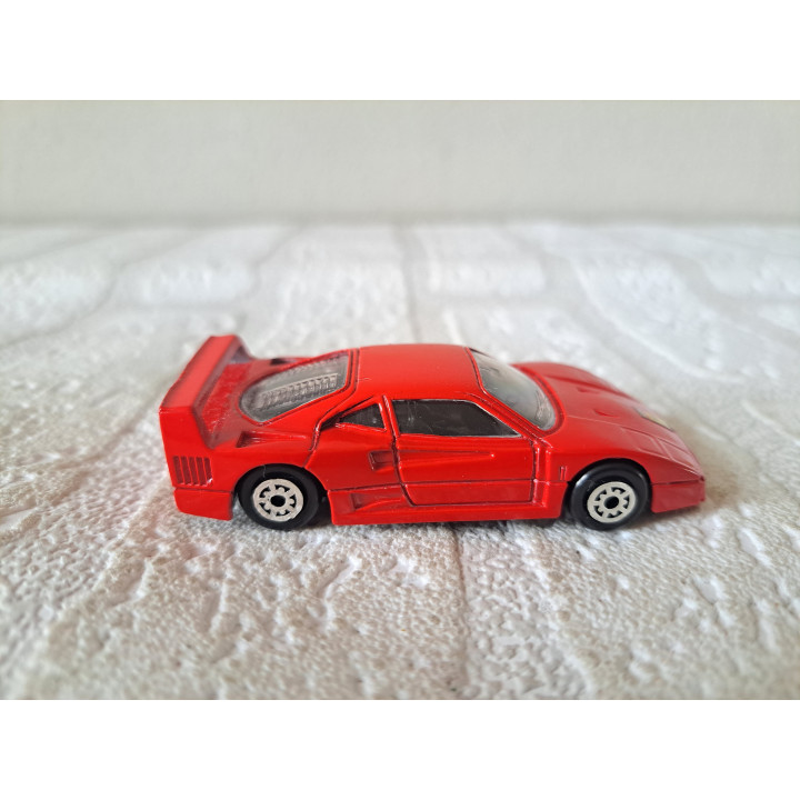 Ferrari F40 1:64 Maisto, metaal - modelauto Ferrari F40 1:64 Maisto, metaal - modelauto