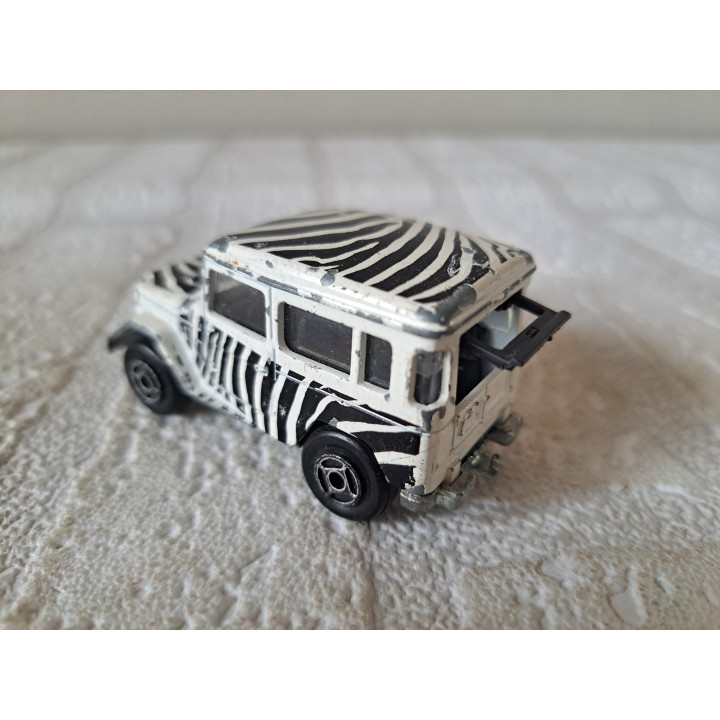 Toyota Land Cruiser Safari 1:53 Majorette 277 (2) - modelauto