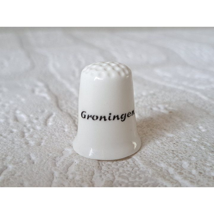 Provinciewapen Groningen met tekst achterkant vingerhoedje - Verzamelobject
