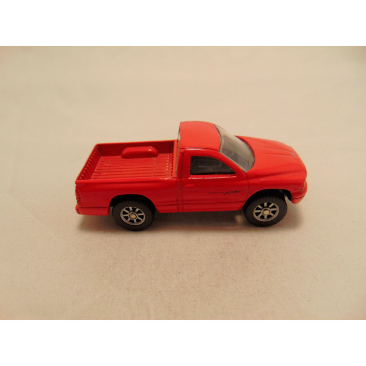 Dodge Dakota Sport pickup 1:64 Maisto rood