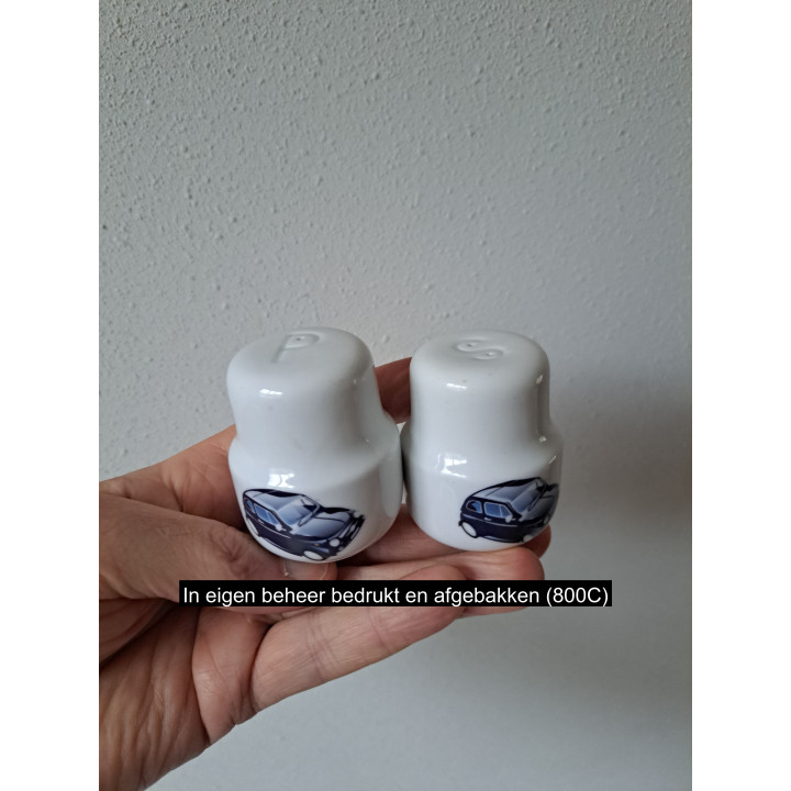 Fiat 500 1956 peper en zoutstel, porselein D5xH6cm