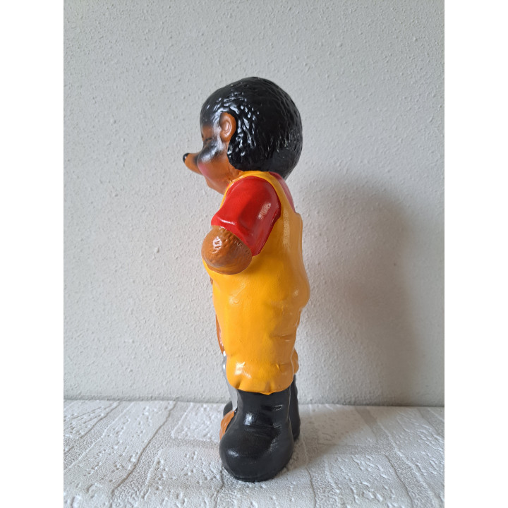 Mol als tuinman, groot beeld, aardewerk 11x9x26cm