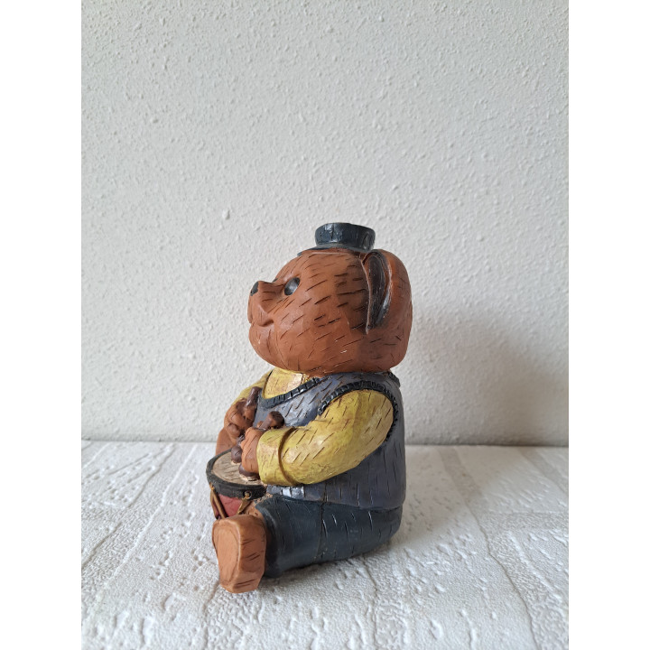 Woody beer met trommel, RFA kusthars 9x8x14cm - dierfiguren
