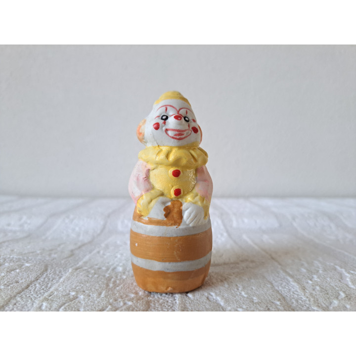 Clown met vat, porselein 5x4x9cm - clowns
