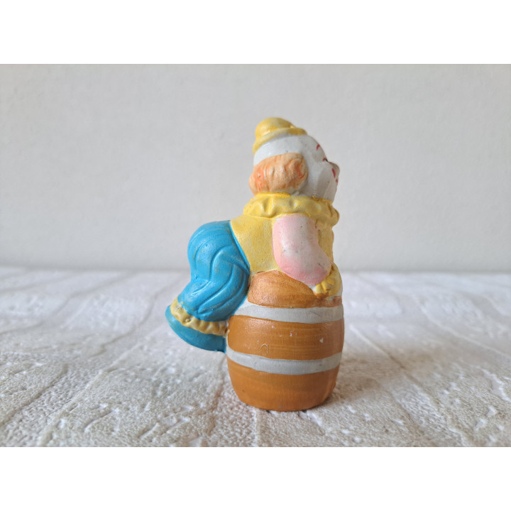 Clown met vat, porselein 5x4x9cm - clowns