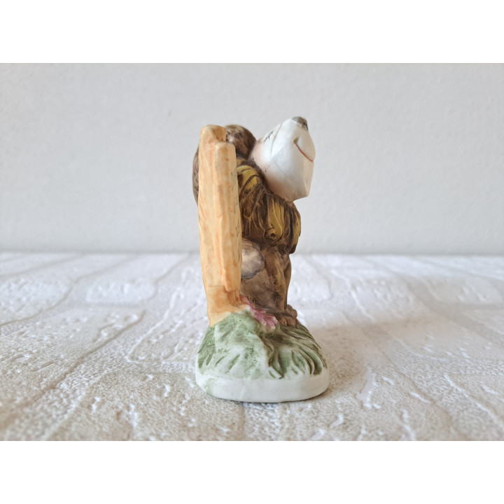 Leeuw met "I dream of you pussy cat", porselein 7x4.5x9cm - dierfiguren