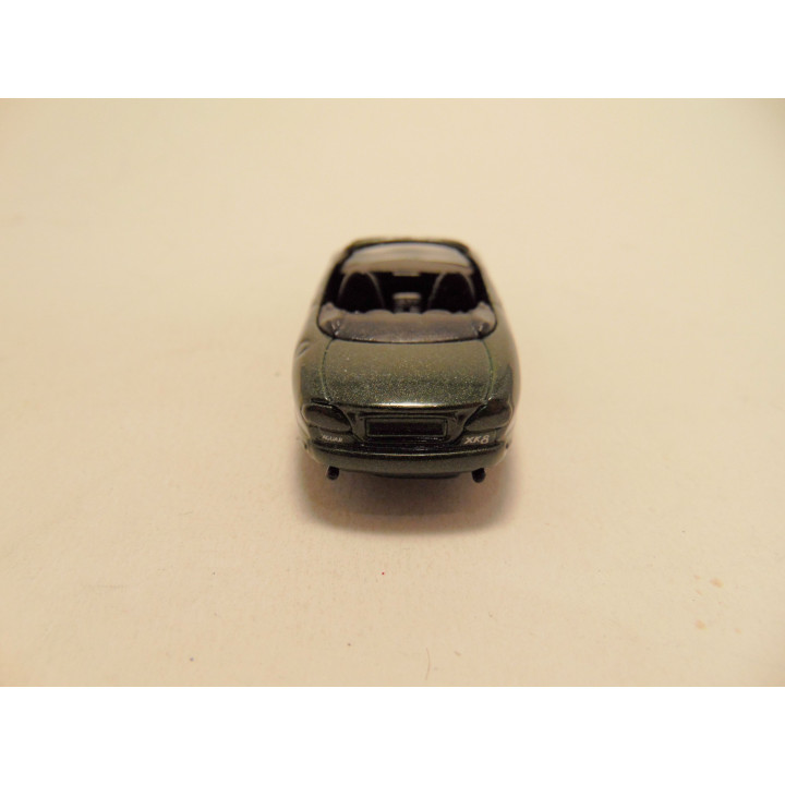 Jaguar XK8 cabrio 1:64 Maisto groen