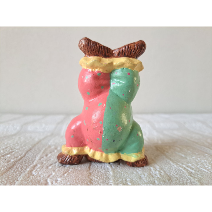Konijn doet handstand in clownspak, aardewerk 7x5.5x9cm - dierfiguren