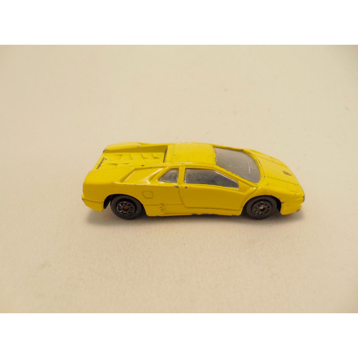 Lamborghini Diablo 1:64 Maisto geel