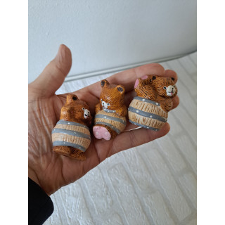 Set beren met vat, keramiek 4x3.5x6cm