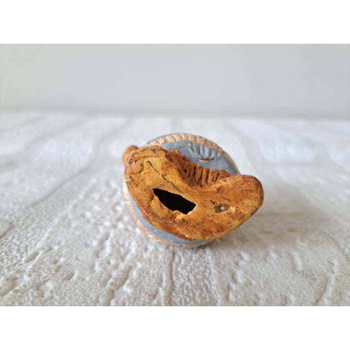 Beer met vat om zich heen, aardewerk 4x3.5x6cm - dierfiguren