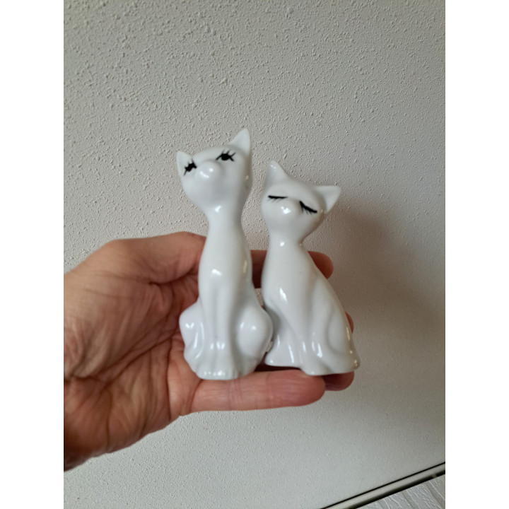 Man en vrouw poes, porselein 5x4x12cm