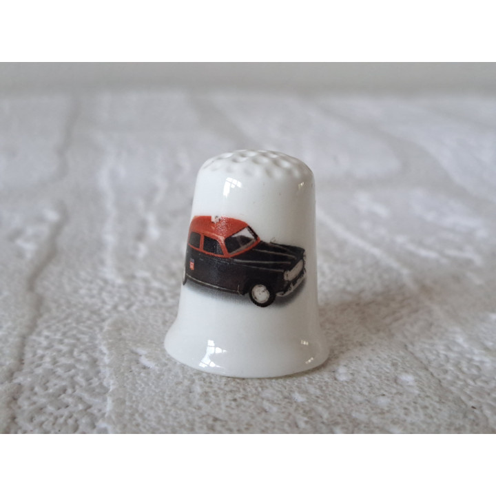 Peugeot 403 taxi uit 1954 vingerhoedje