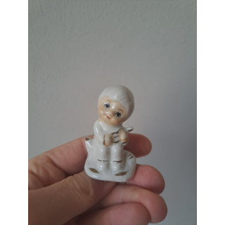 Meisje met gitaar, porselein 4x3x6cm