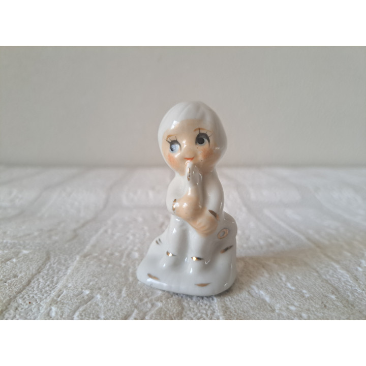 Meisje met fluit, porselein 3.5x2.5x6cm - beeldjes