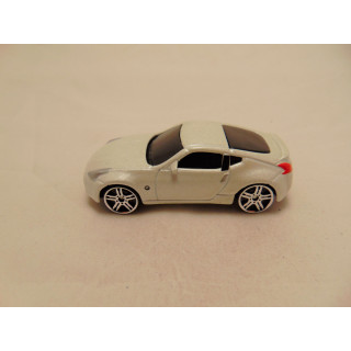 Nissan 370 Z 1:64 Maisto wit