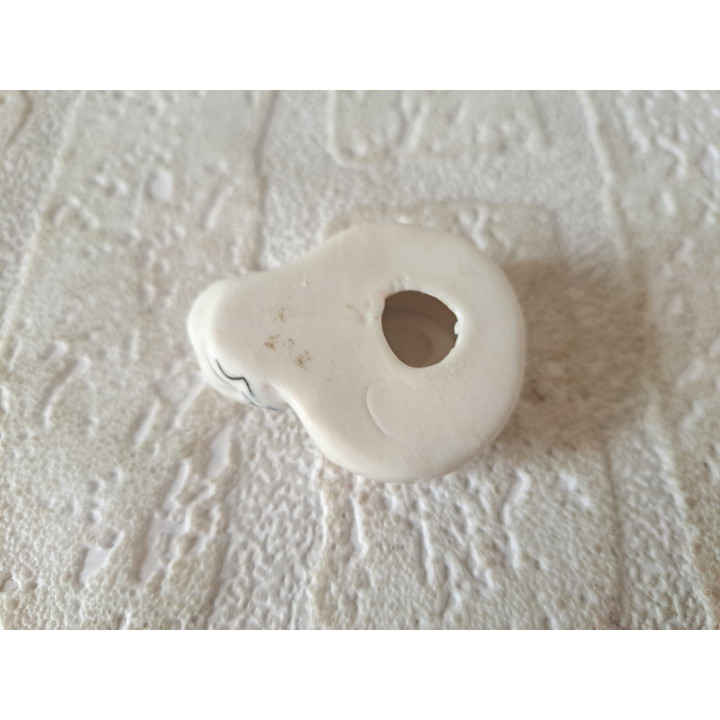 Slapende poes, porselein 4.5x3.5x1.5cm - dierfiguren