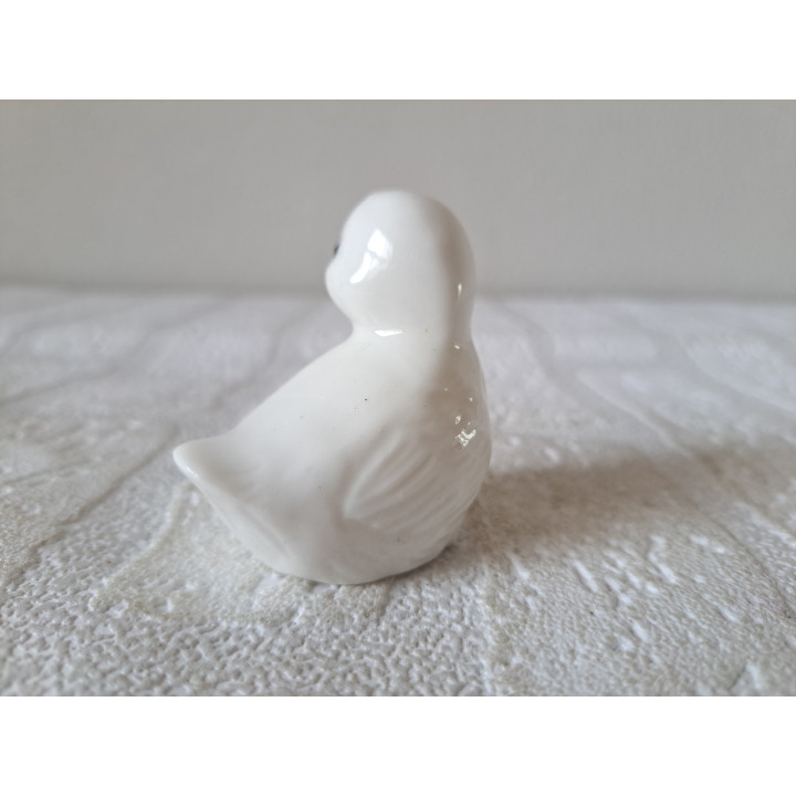 Eend met zwarte ogen, porselein 5x4x5.5cm - dierfiguren