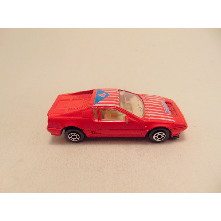 Nissan Mid 4 1:64 Maisto rood