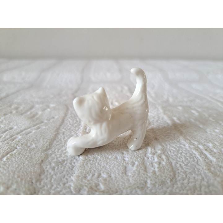 Mini Cat with Ball Porcelain - Compact Cat Figurine 4x1.5x3.5cm