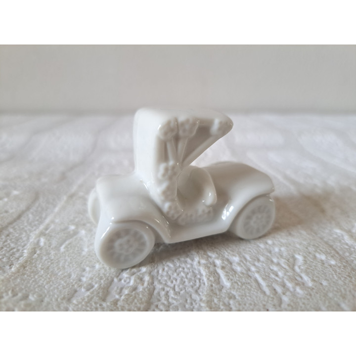Vintage oldtimer auto, porselein 5.5x3x4cm - beeldjes