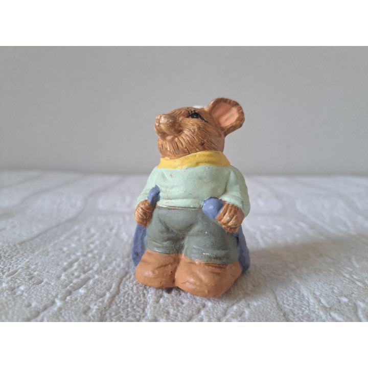 Muis aan het langlaufen, aardewerk 5x3.5x7cm - beeldjes
