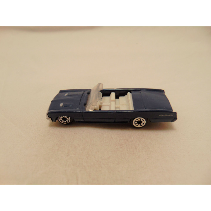 Pontiac GTO cabrio 1:64 Valvoline donkerblauw