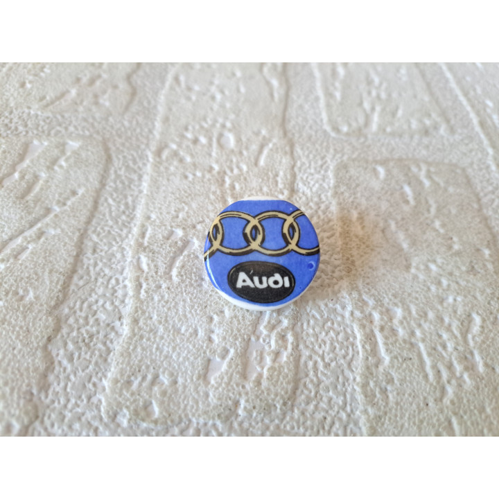 Porselein knoop met Audi logo Birchcroft D2.5xH1.5cm - Verzamelobject