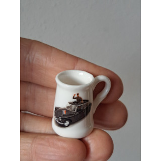 Porselein bierpul met Citroen DS 21 présidentielle, D2xH3cm