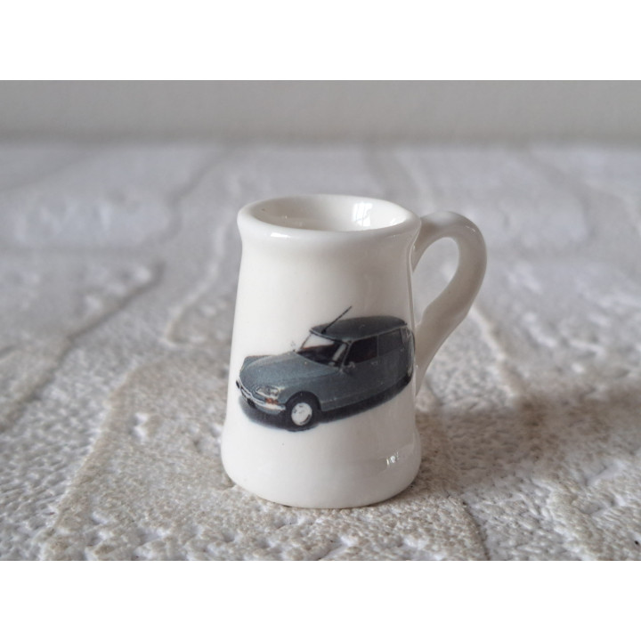 Porselein bierpul met Citroen DS 21, D2xH3cm - handgemaakt